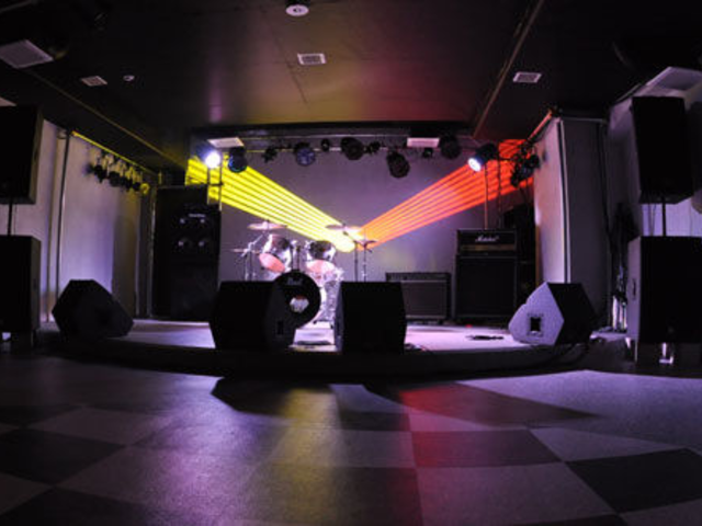 若いスタッフが活躍中!ライブハウス『新宿SUNFACE』のPAアシスタント募集!