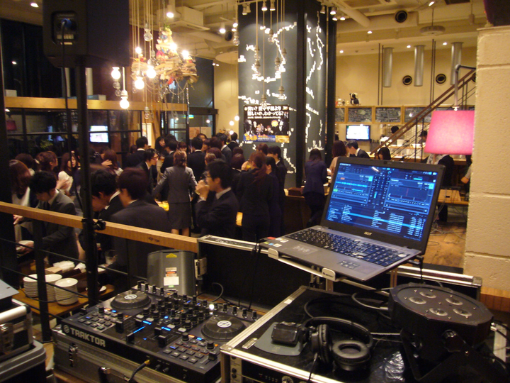 一生DJ宣言。音楽を通じて人を幸せにする仕事です。